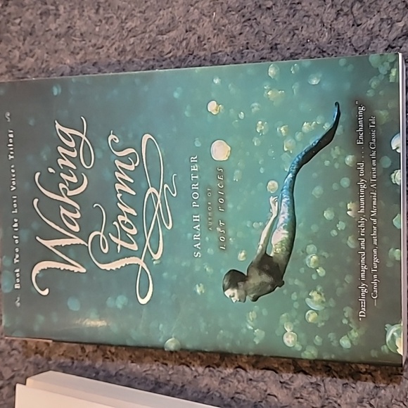 Lost Voices Trilogy - Picture 4 of 7